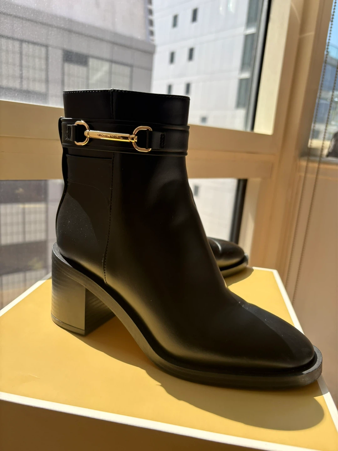 Michael Kors Carson Heeled Bootie Black Faux Leather Size 6M