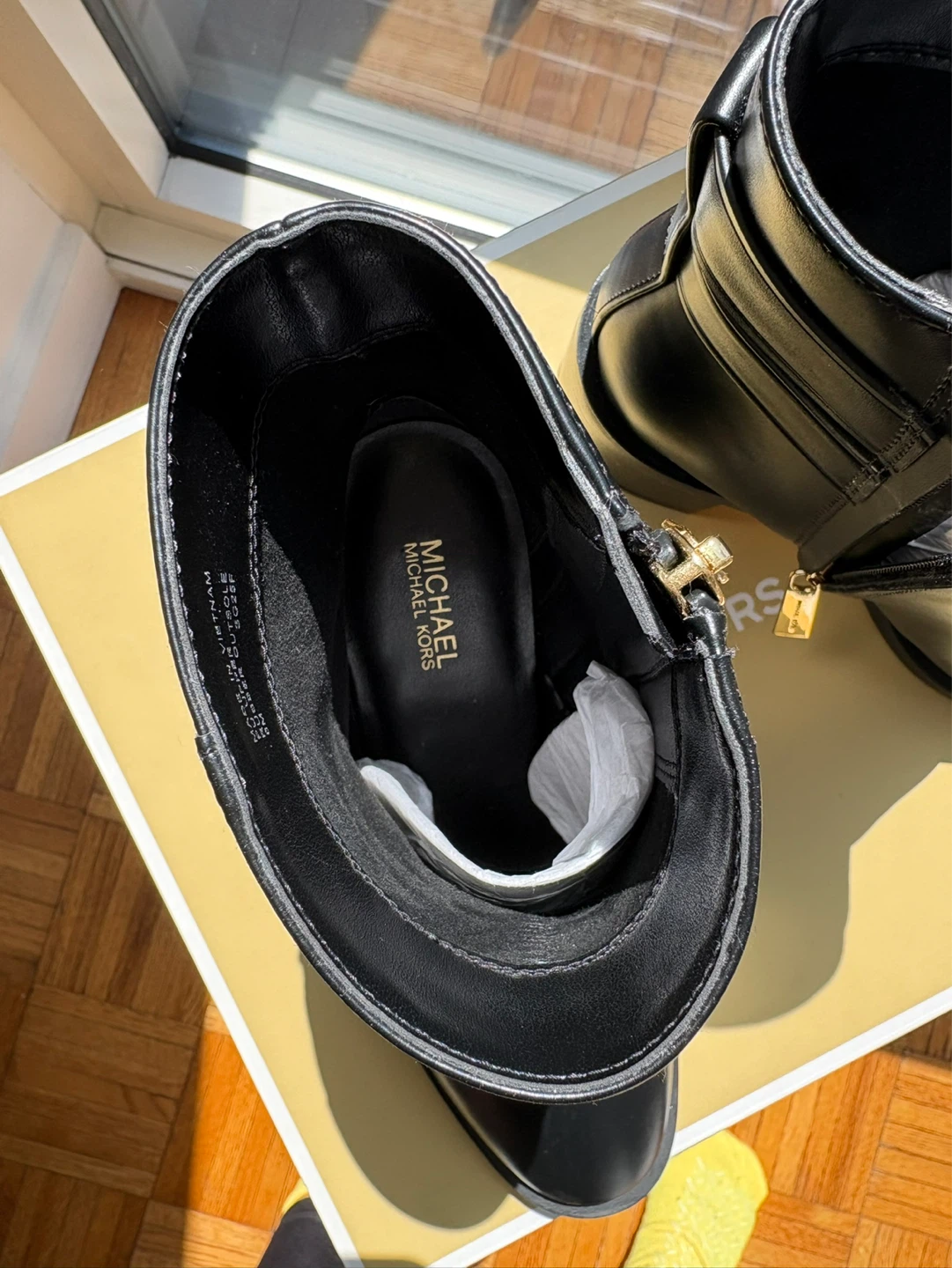 Michael Kors Carson Heeled Bootie Black Faux Leather Size 6M - photo 3