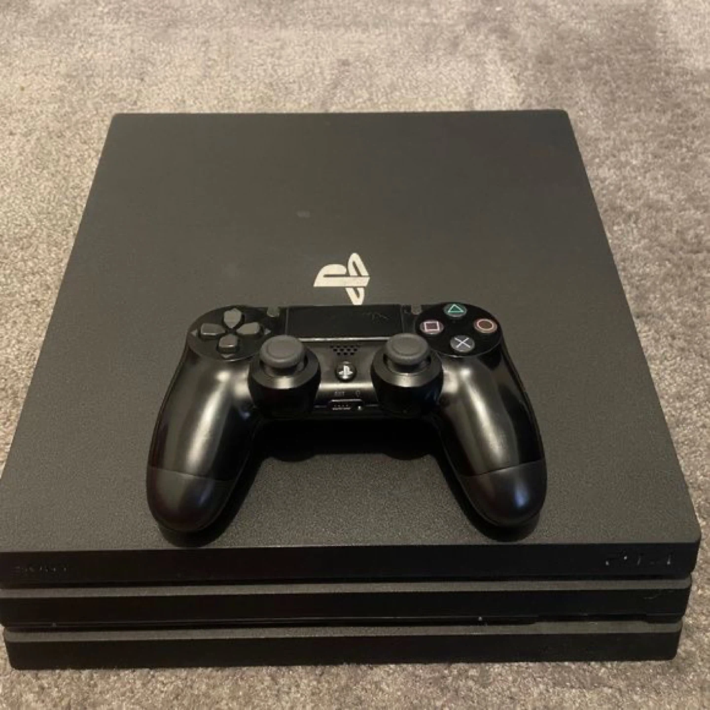 Ps4 Pro (1TB) With 2 controllers - photo 2