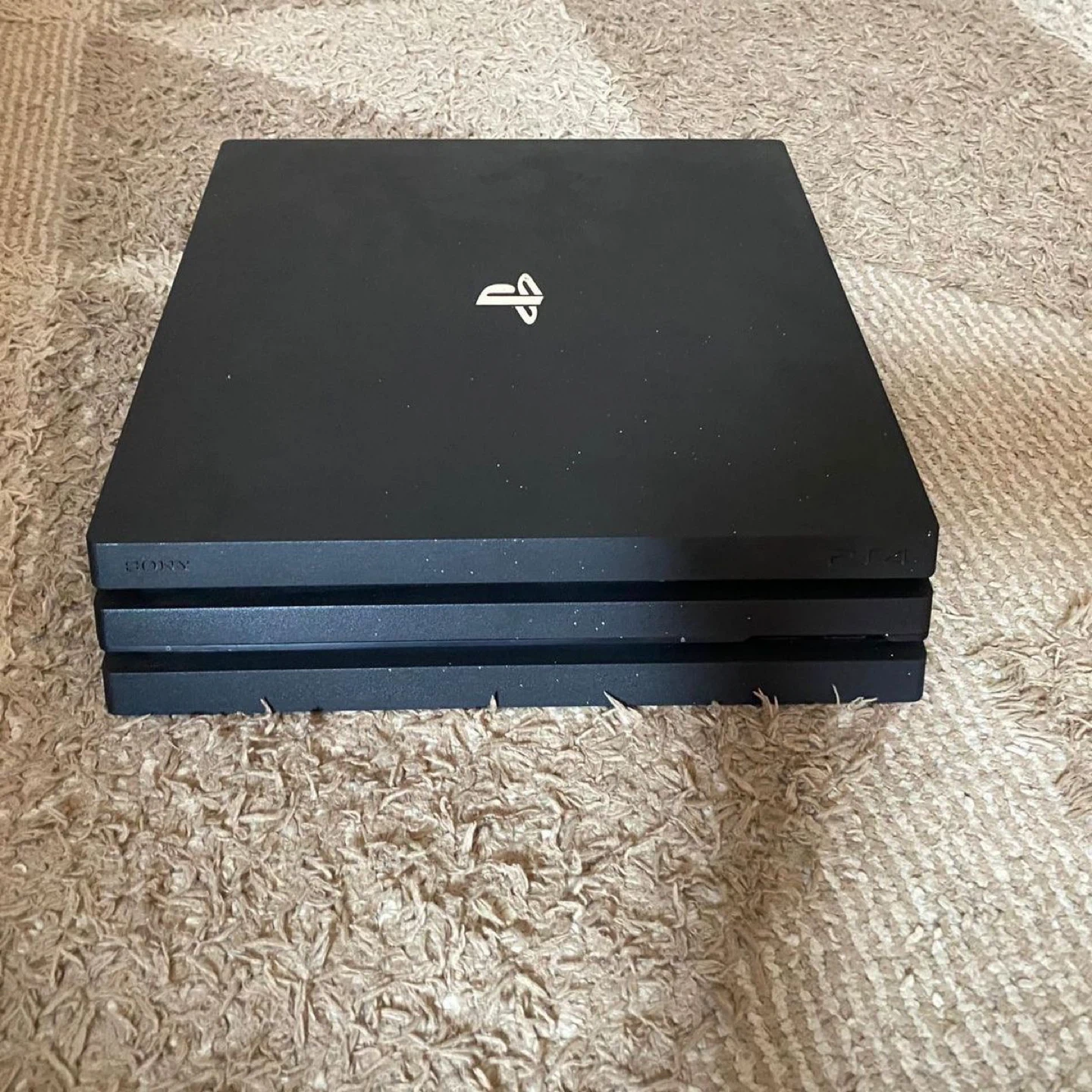Ps4 Pro (1TB) With 2 controllers