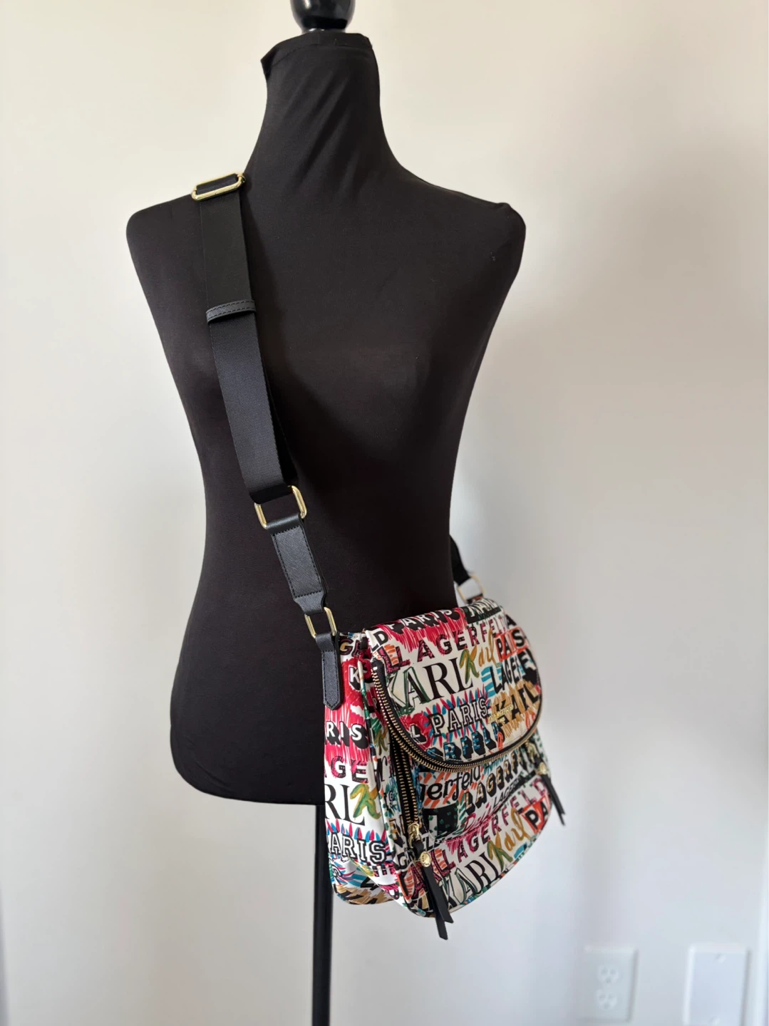 Like NEW! Karl Lagerfeld Paris Crossbody Bag - Graffiti Print - photo 4