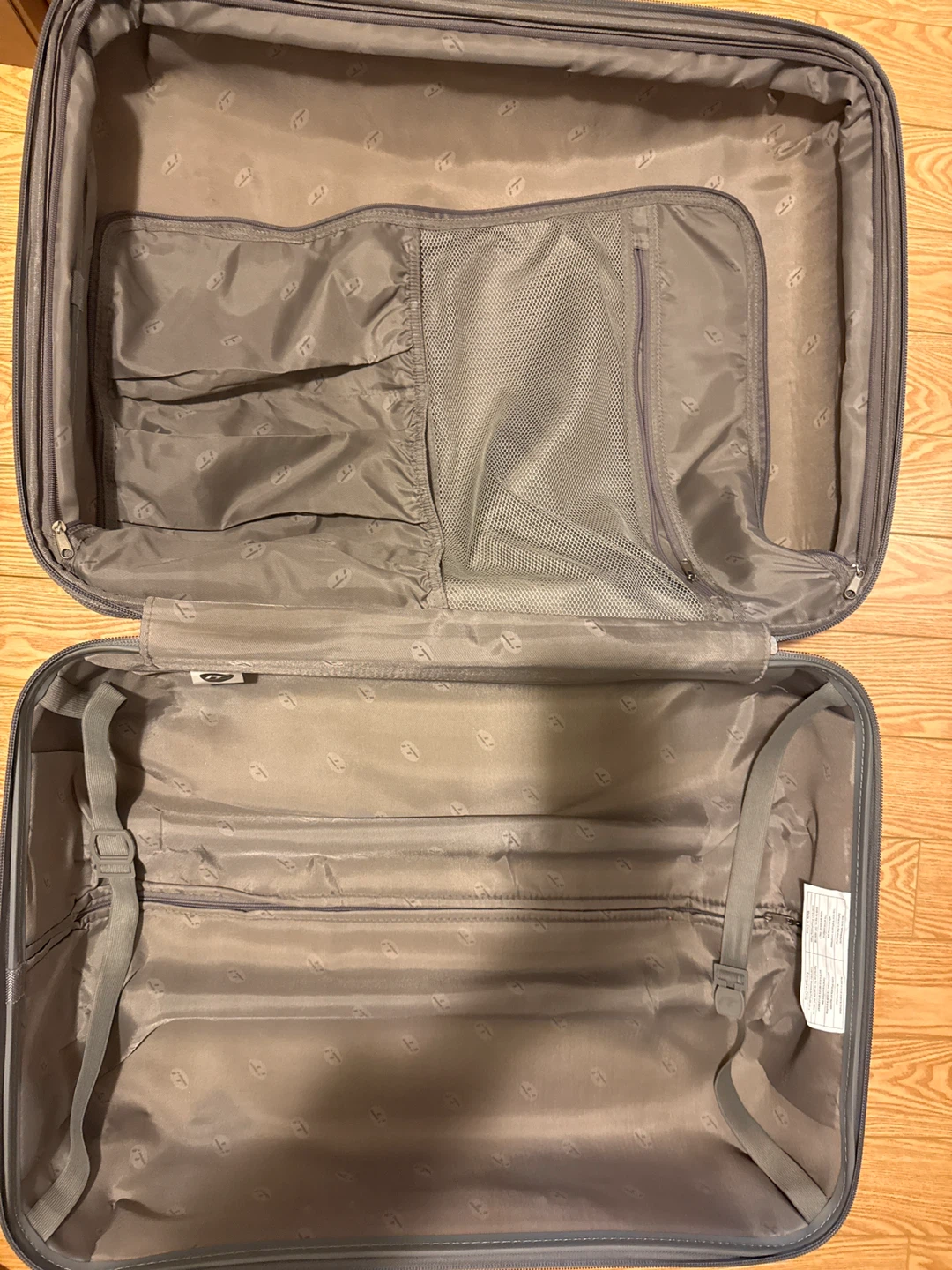 Purple and White Swirl Hard Shell Carry-On Suitcase - photo 3