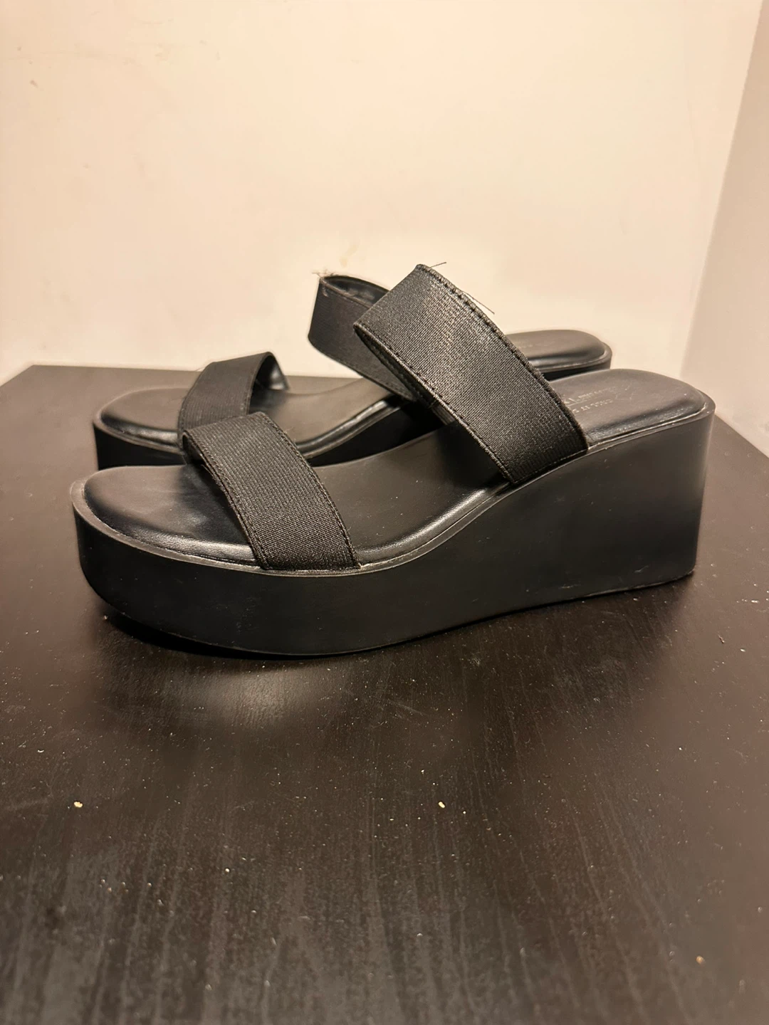 Black Wedge Platform Sandals - photo 2