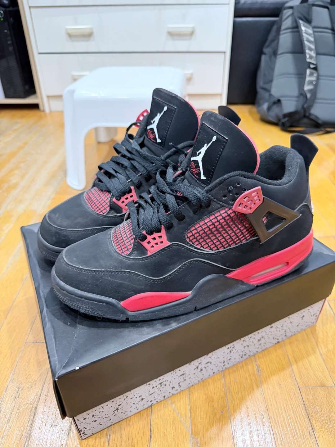 Air Jordan 4 Retro Red Thunder Sneakers