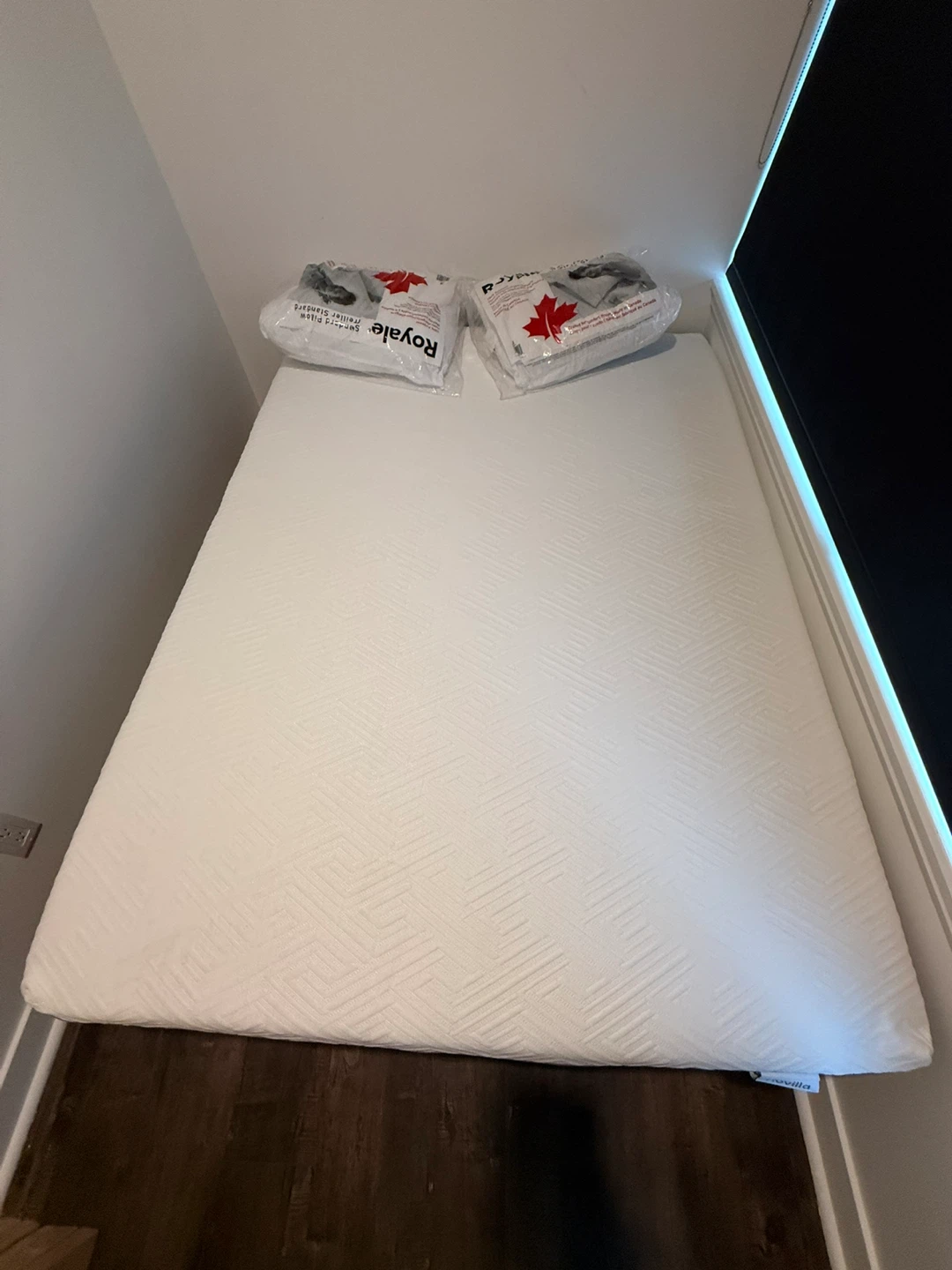 Queen Bed Frame with Mattress and Pillows - photo 2