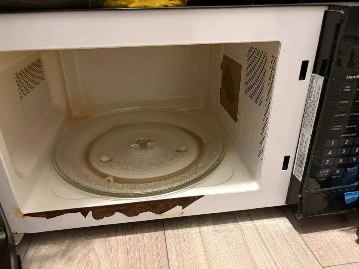 Hamilton Beach Microwave - photo 2