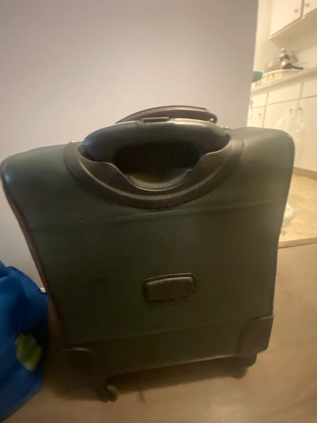 Carry on - Small suitcase - photo 2