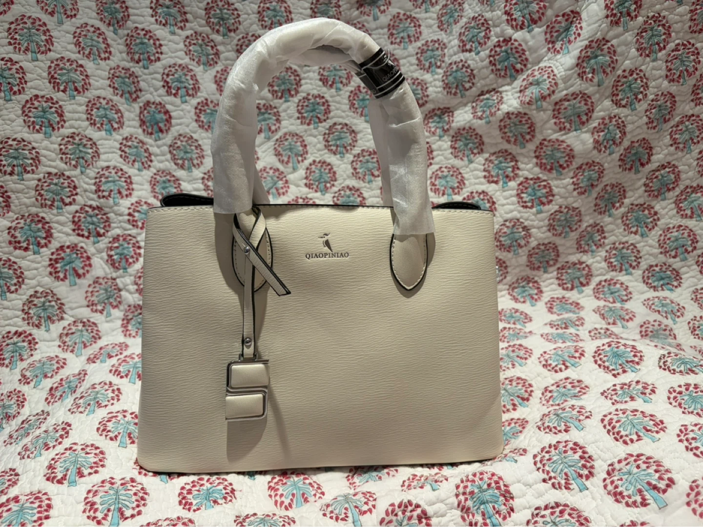 👜 NEW Elegant Cream Leather Crossbody and Tote Bag