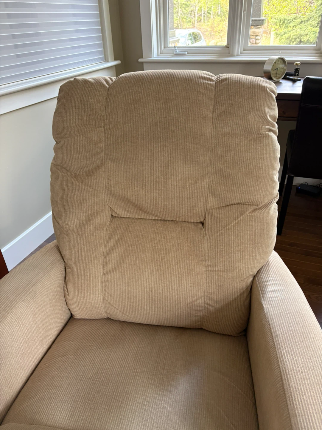 Lazyboy Electric Recliner Chair with USB Port - photo 2