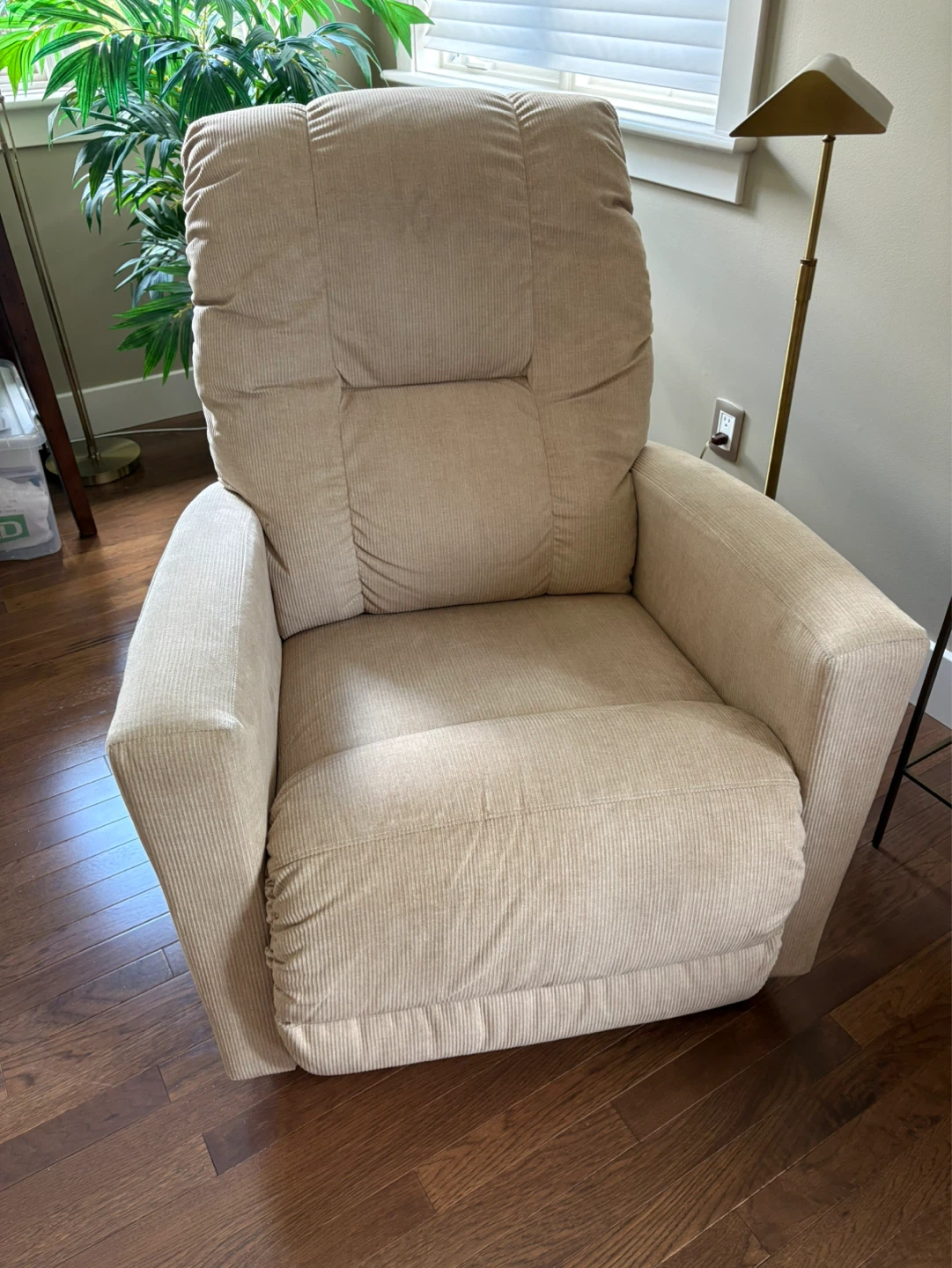Lazyboy Electric Recliner Chair with USB Port