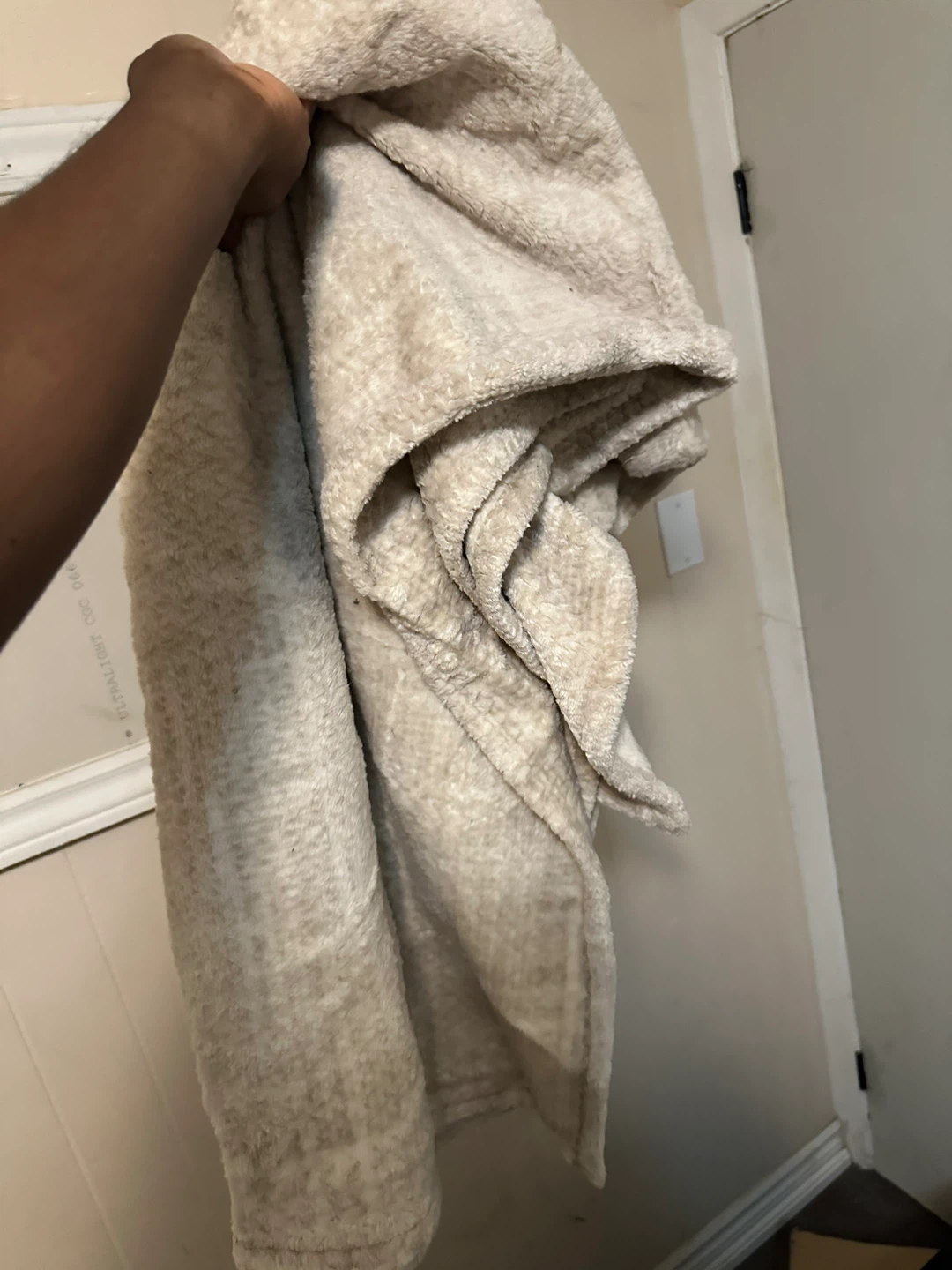 Black Puffer Jacket and Cream Fleece Blanket - photo 3