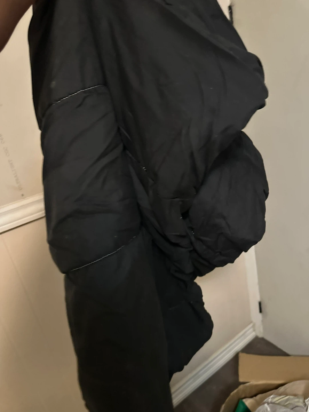 Black Puffer Jacket and Cream Fleece Blanket - photo 4