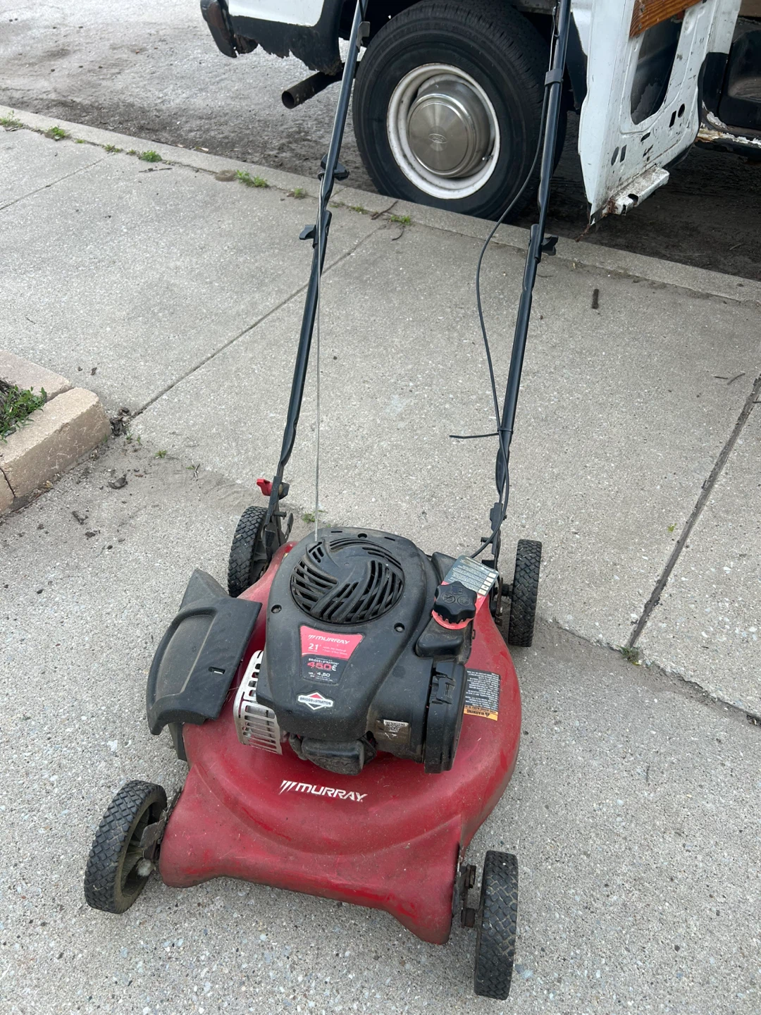 Murray 21" Gas Powered Lawnmower - photo 2