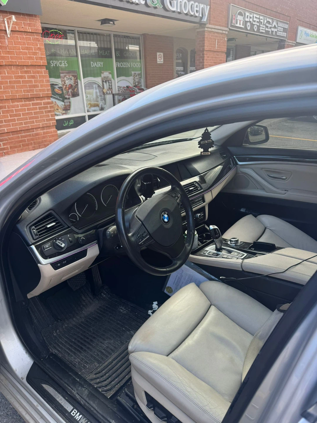 Silver BMW 528i Sedan - photo 4