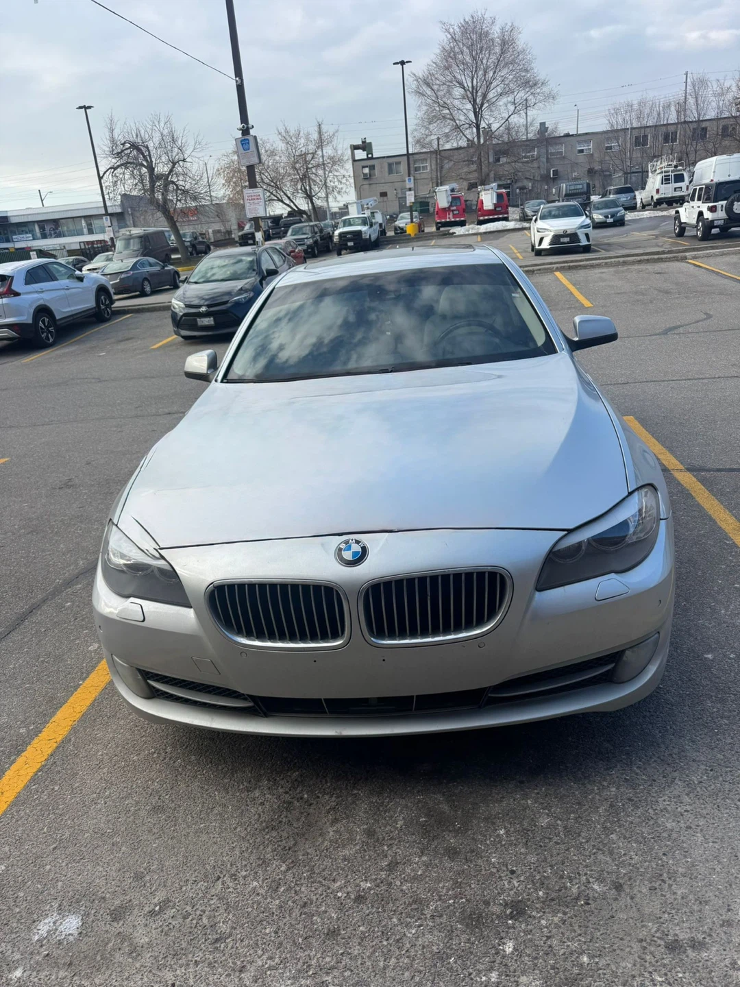 Silver BMW 528i Sedan - photo 3