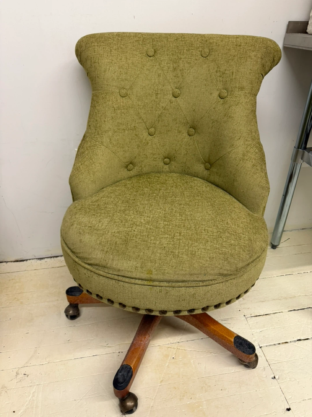 Vintage Tufted Swivel Office Chair