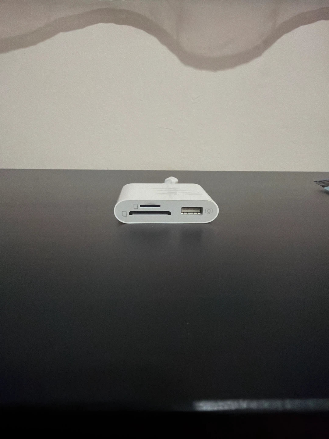 Apple Lightning to Digital AV Adapter with SD Card Reader - photo 2