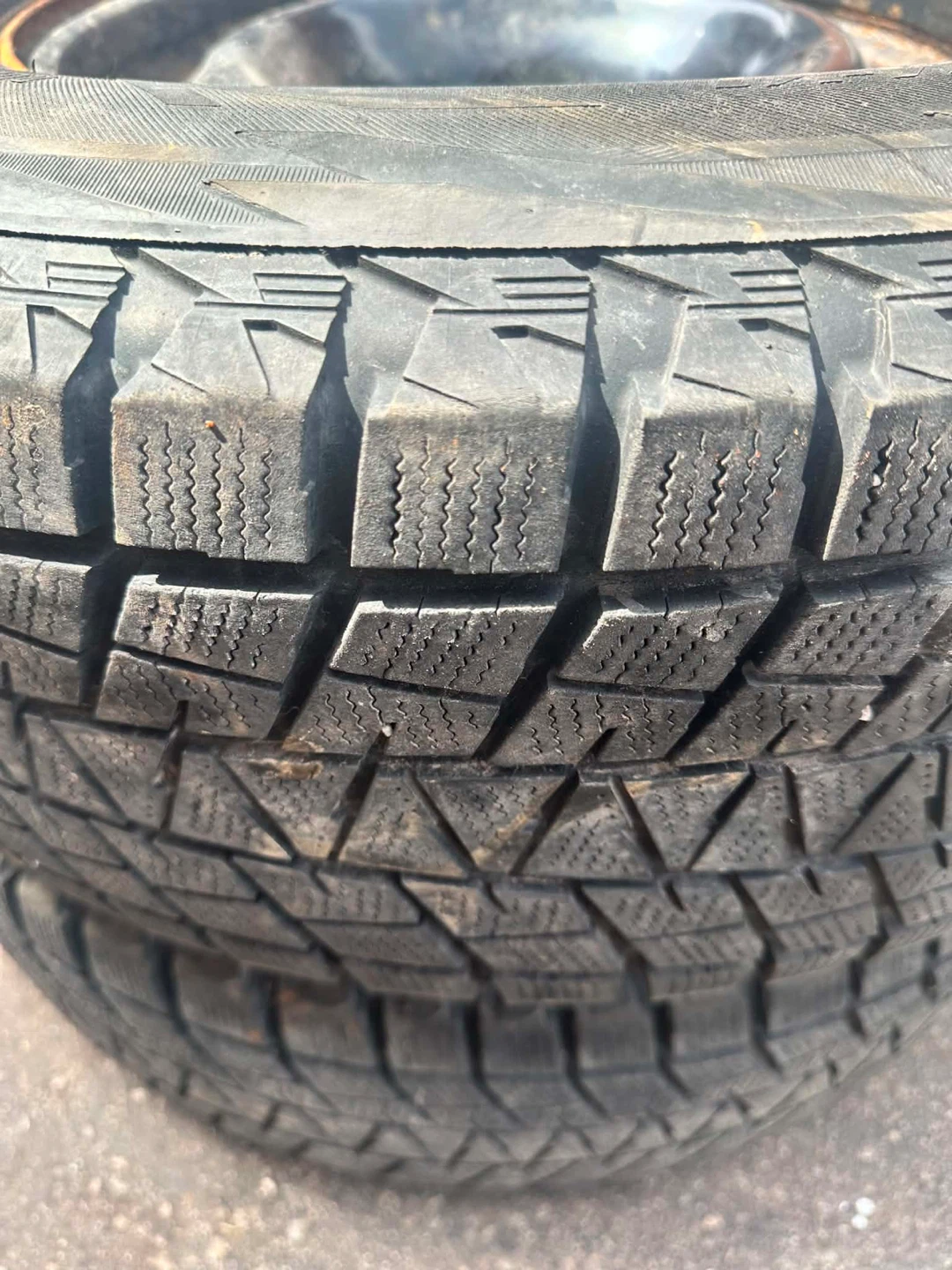 Blizzak Snow Tires on Rims 265/70R17 - photo 2