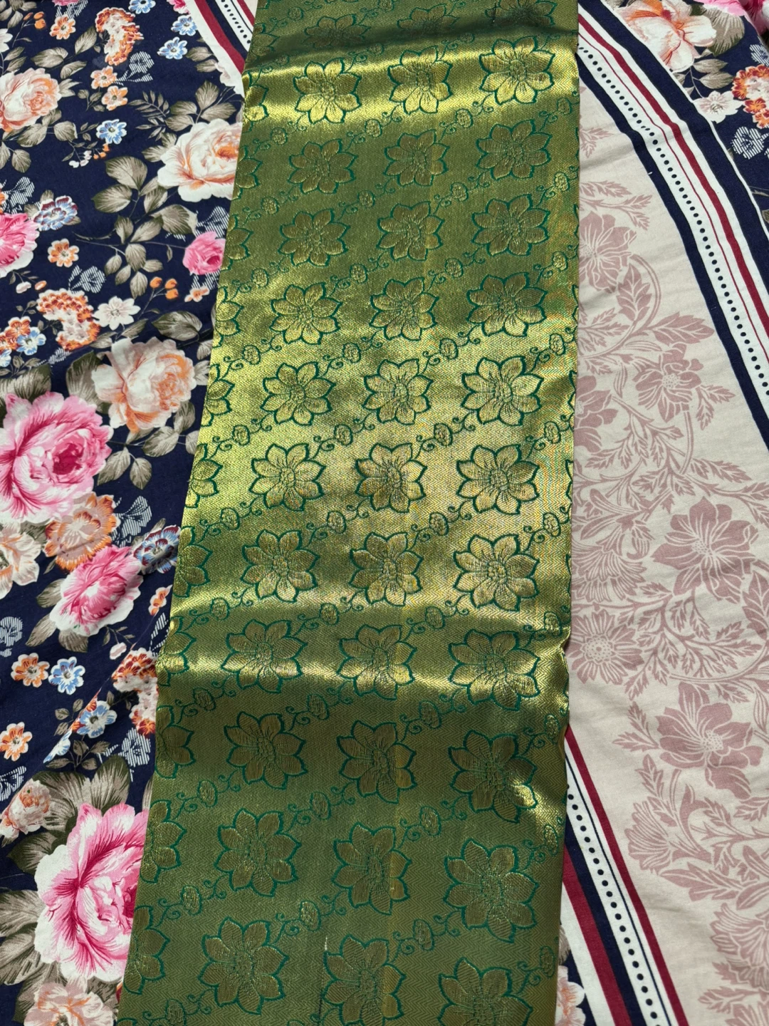 Green and Gold Silk Saree with Floral and Paisley Design - photo 5