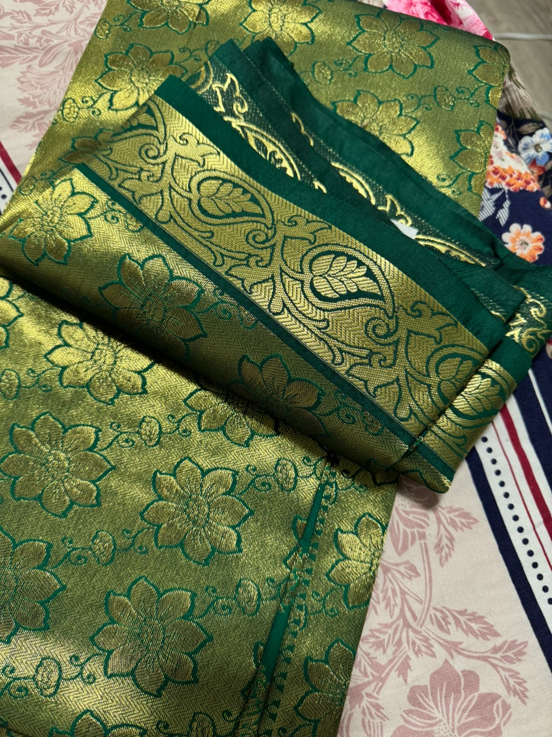 Green and Gold Silk Saree with Floral and Paisley Design - photo 4
