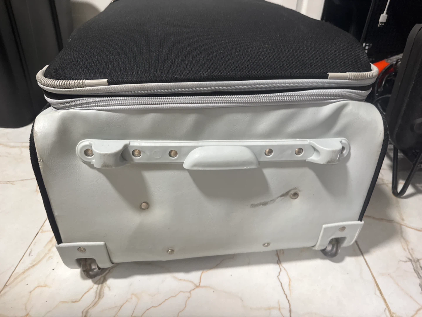 Gabbiano Black Rolling Suitcase - photo 4