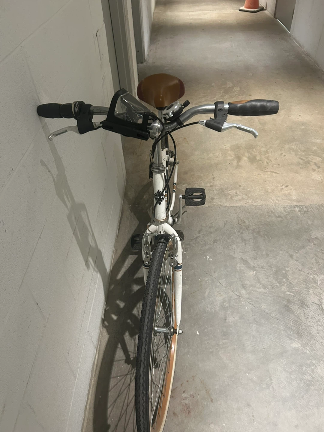 White Huffy Women's Cruiser Bike - photo 2