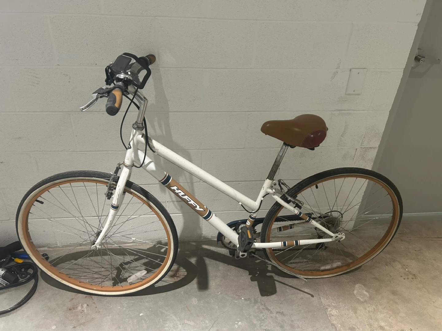 White Huffy Women's Cruiser Bike