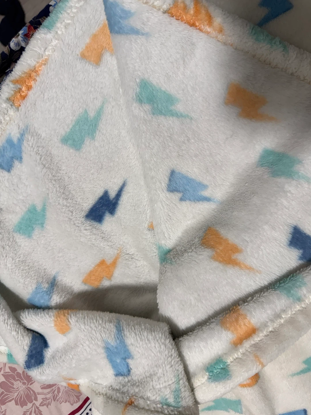 Blankets- White with Lightning Bolt & Rainbow Patterns - photo 2