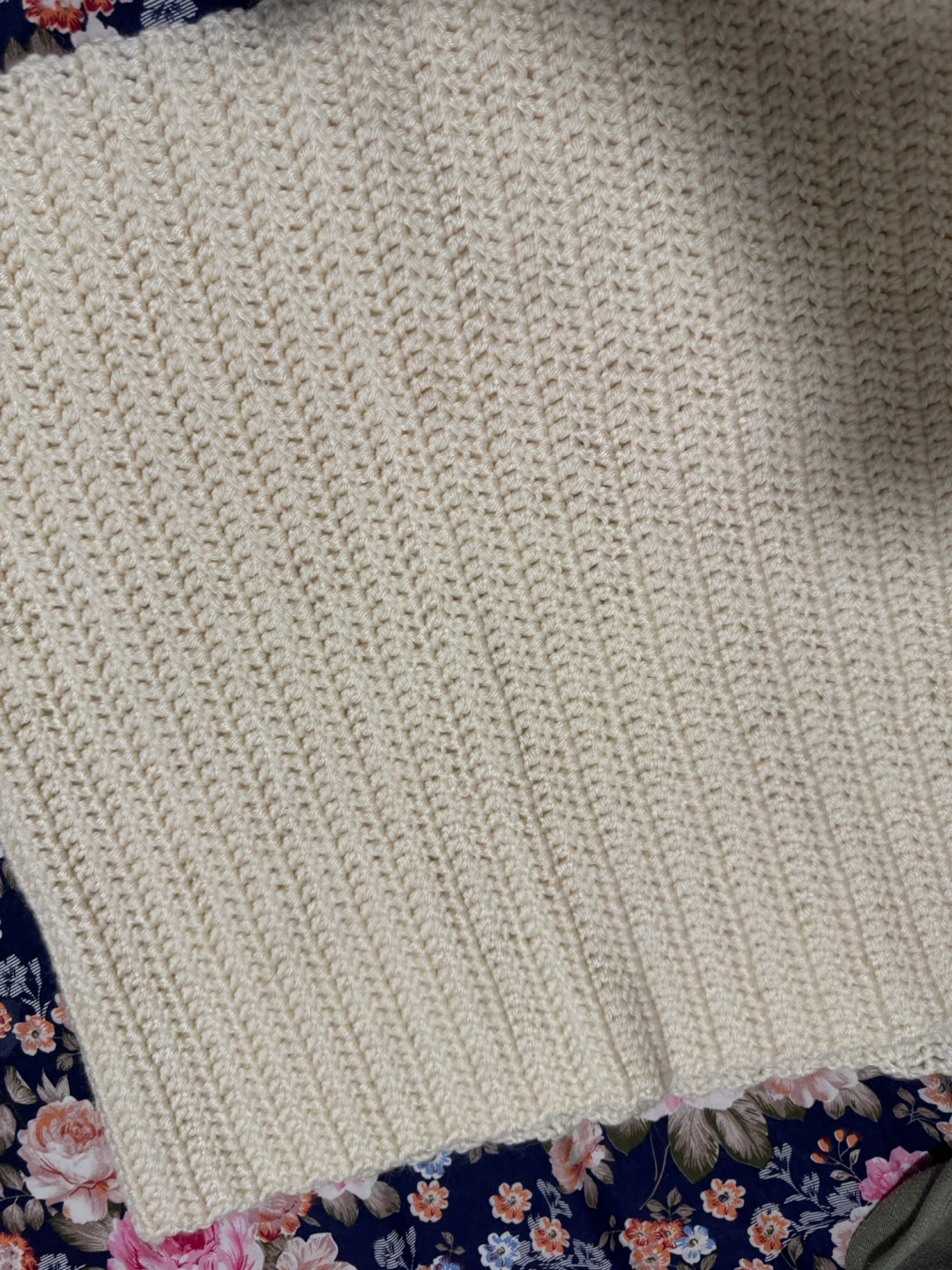 Hand-knitted crocheted Blanket - photo 2