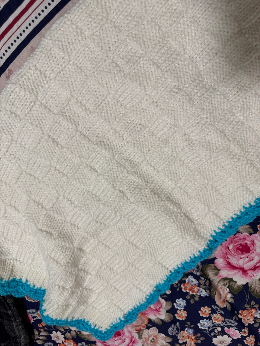Hand-knitted crocheted Blanket - photo 4