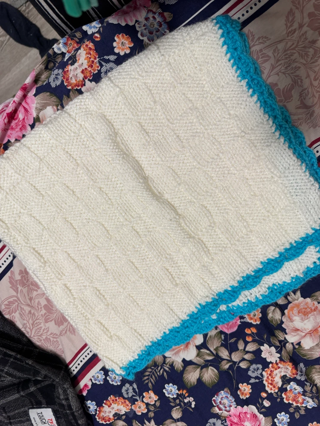Hand-knitted crocheted Blanket - photo 3