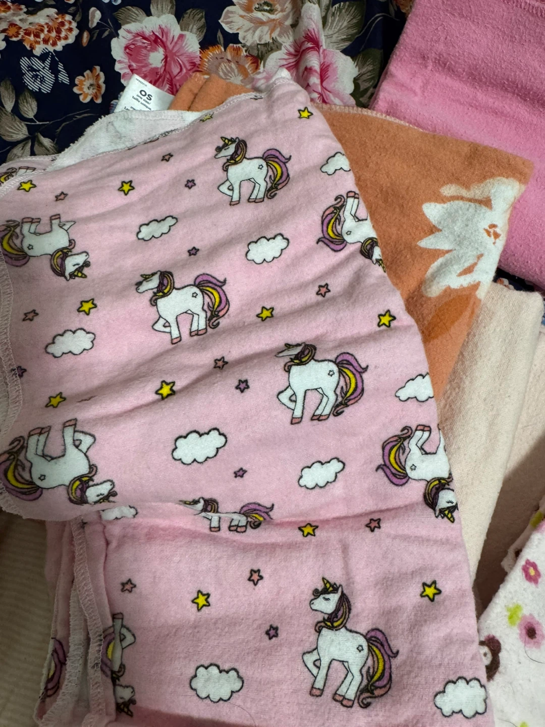 Baby Bibs & Burp Cloths Lot receiving blankets - photo 2