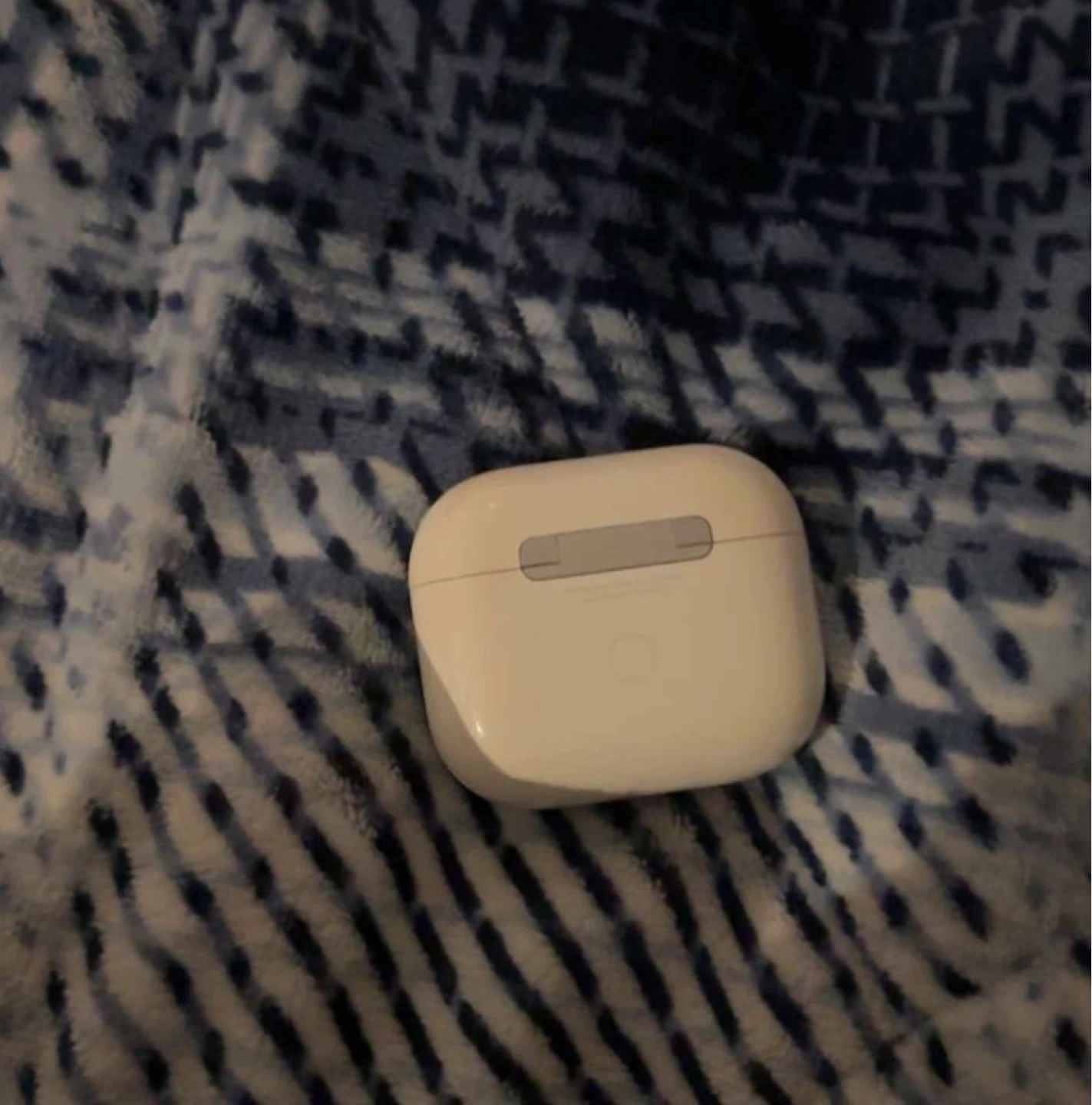 Apple AirPods Pro (3nd Generation) Charging Case - photo 2