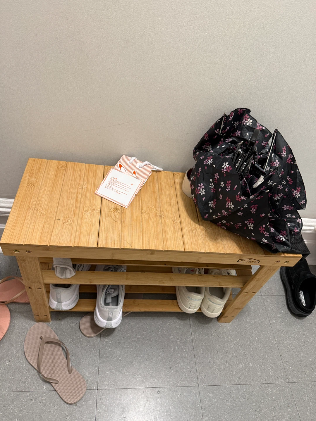 Shoes bench