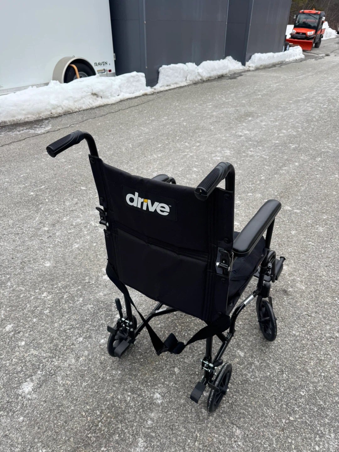 DRIVE MEDICAL TRANSPORT CHAIR WITH ROHO CUSHION - photo 3