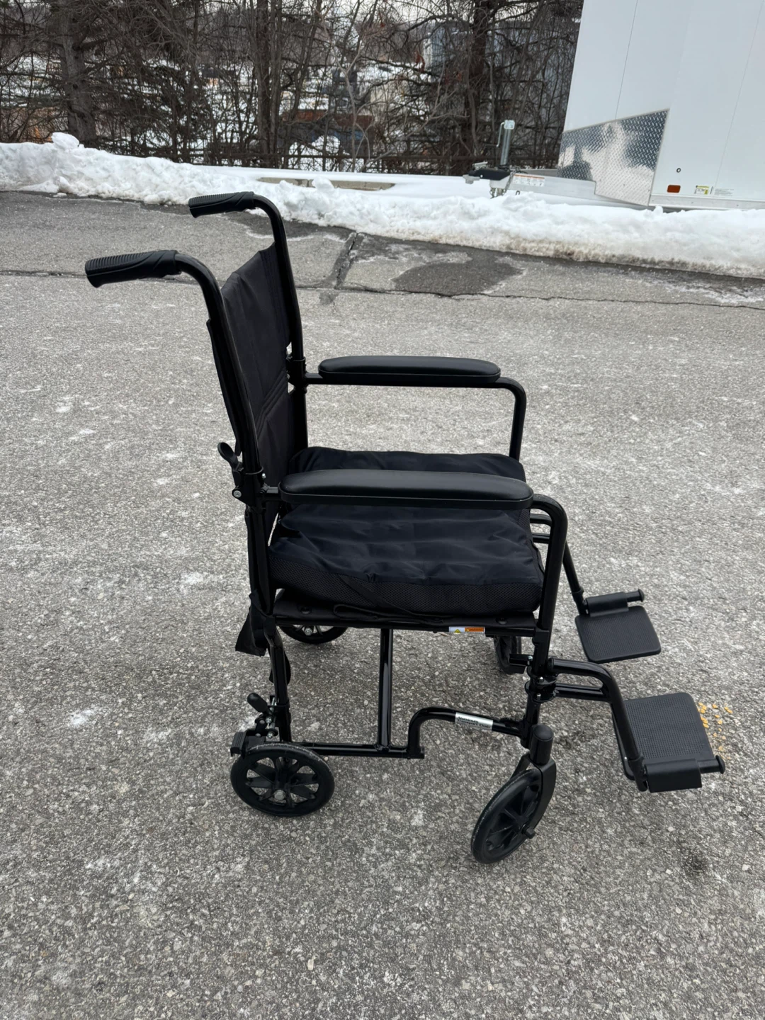 DRIVE MEDICAL TRANSPORT CHAIR WITH ROHO CUSHION - photo 2