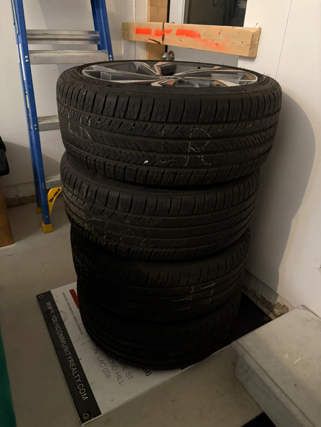 Michelin Pilot Sport All Season 4 Tires – 225/40ZR18 - photo 2