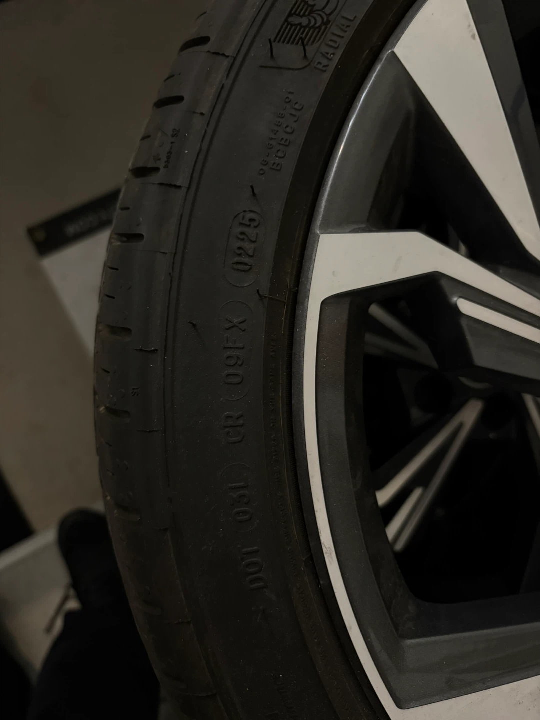 Michelin Pilot Sport All Season 4 Tires – 225/40ZR18 - photo 4