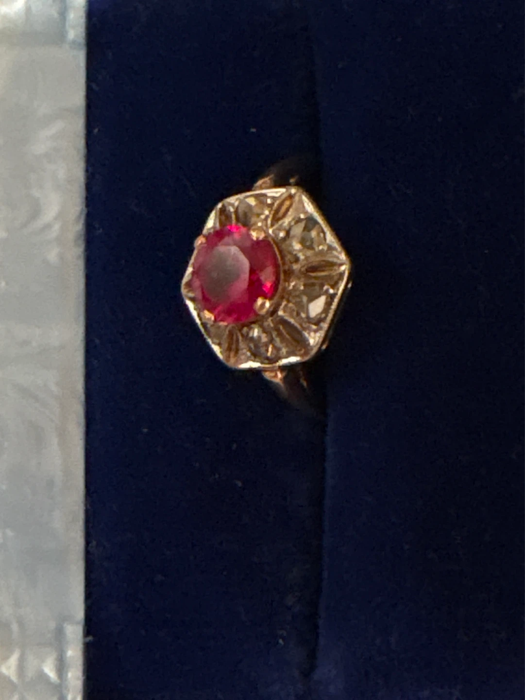Vintage Art Deco Diamond & Ruby Ring - photo 3