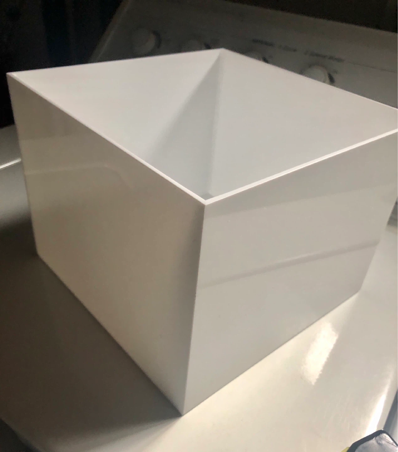 3 New plastic planters in box - photo 3