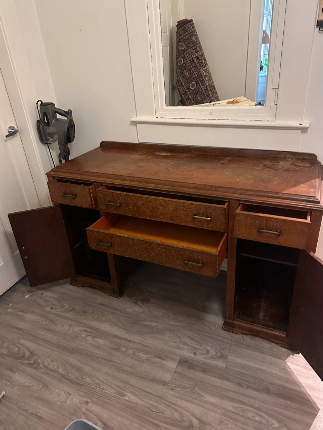 FREE vintage hutch/ sideboard. - photo 3