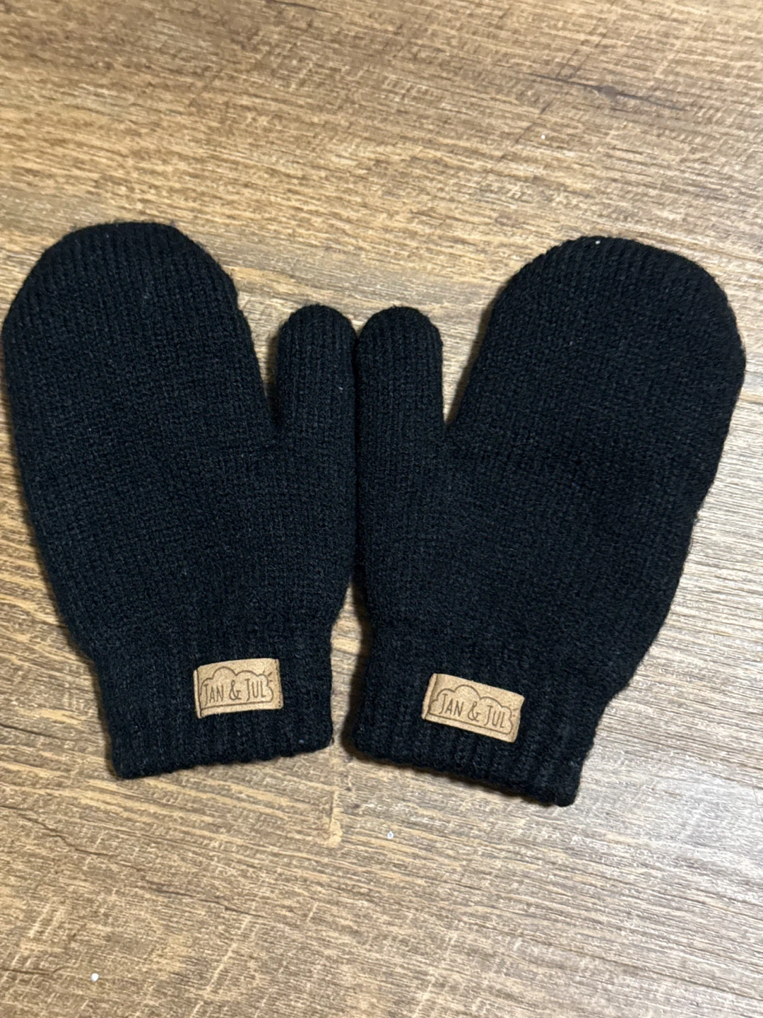 JAN & JULS Black Mittens