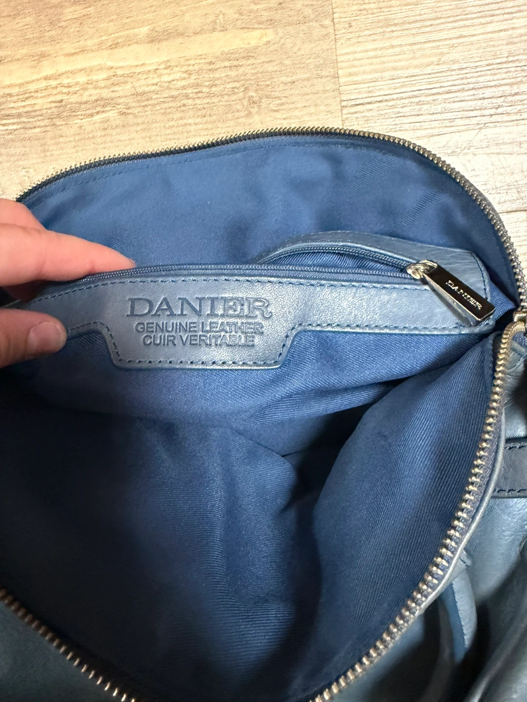 Danier Genuine Leather Blue Handbag - photo 3