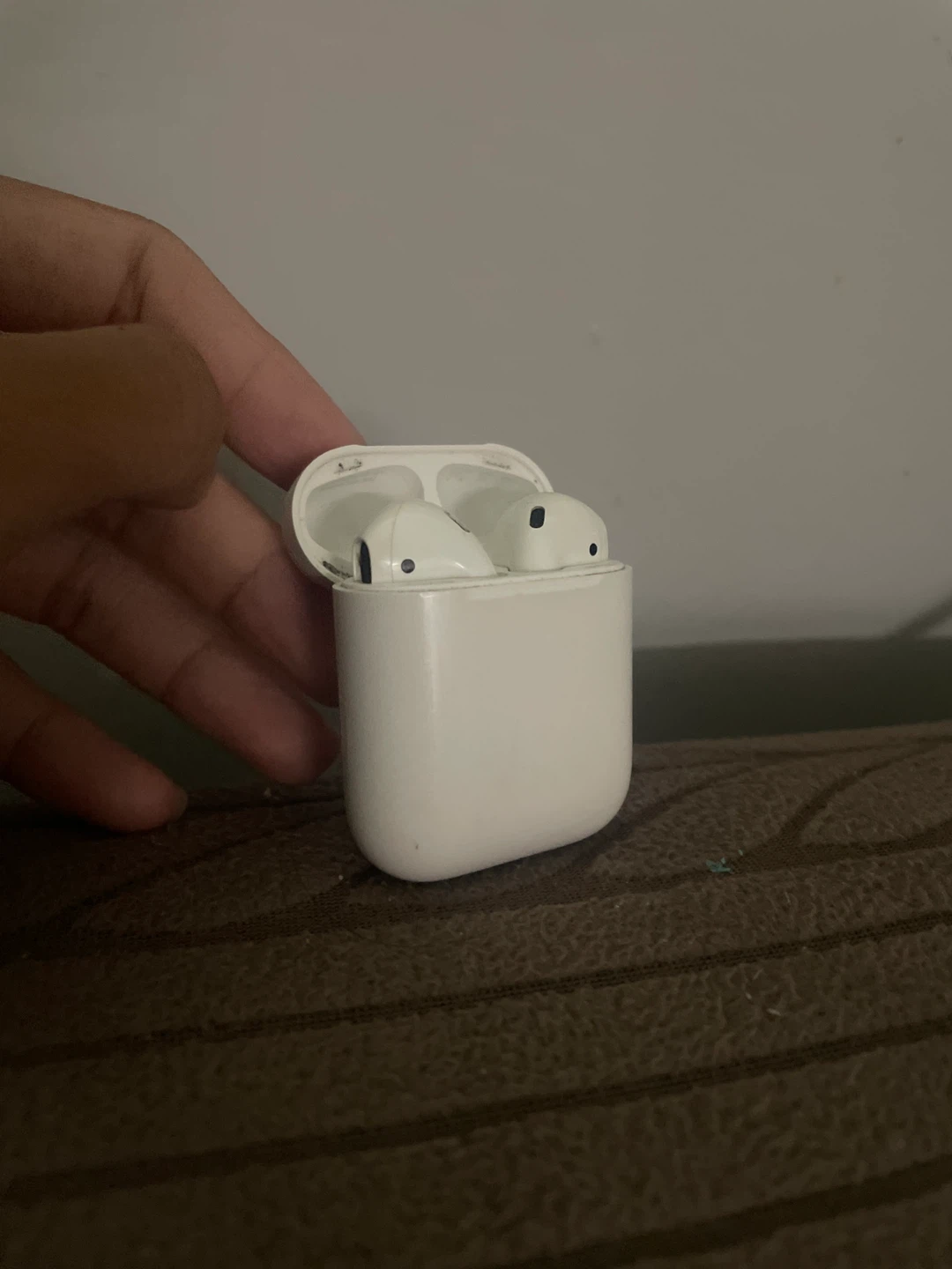 Apple AirPods (2nd Generation)
