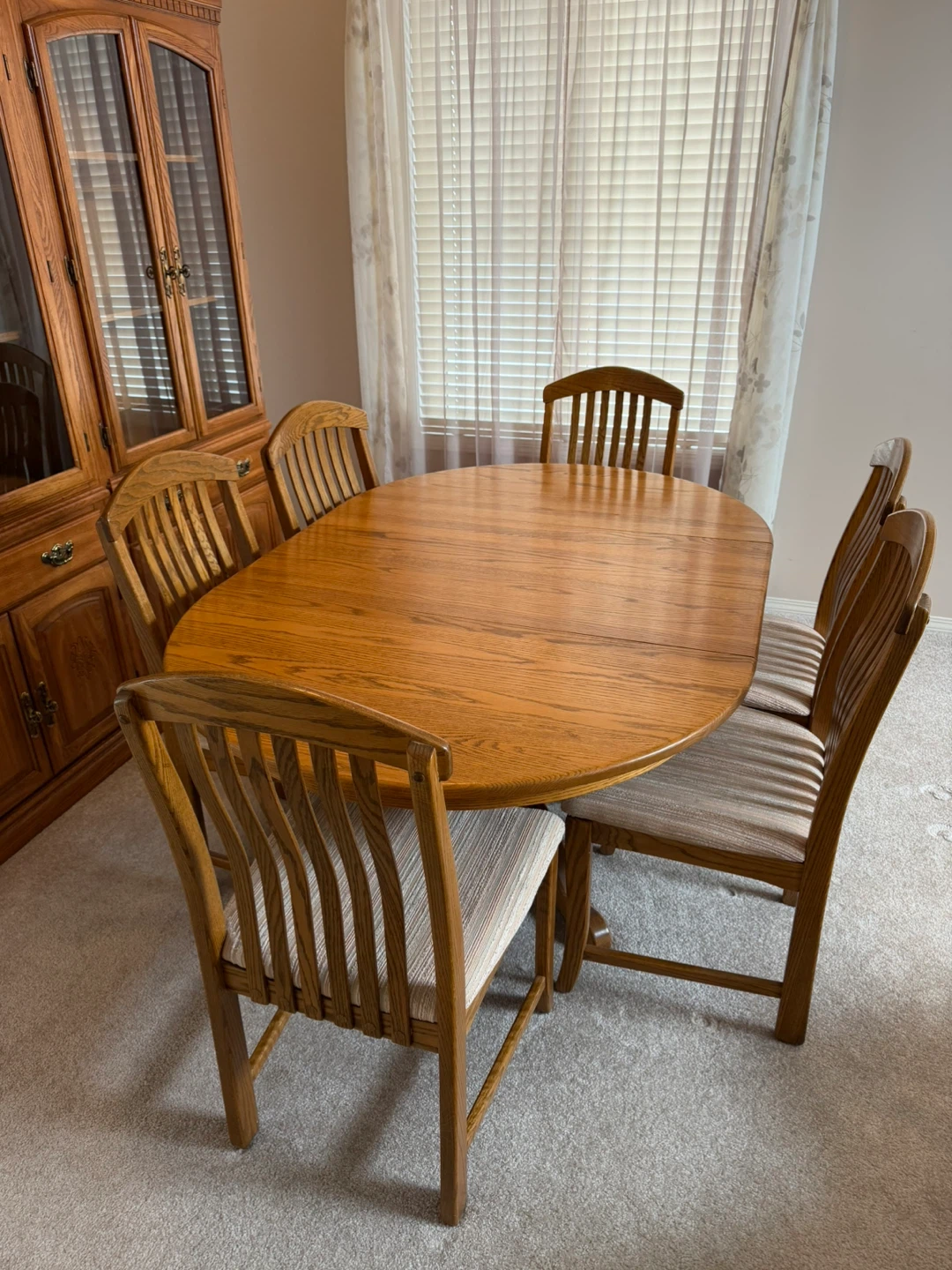 Oval dining table, 6 chairs, 2 cabinets (solid oak) - photo 2