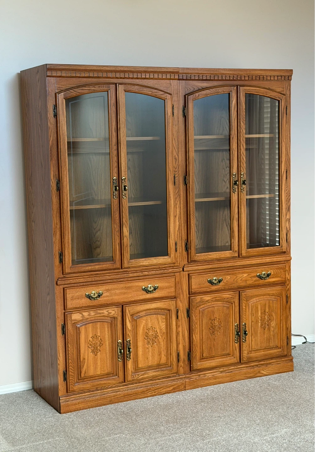 Oval dining table, 6 chairs, 2 cabinets (solid oak) - photo 3