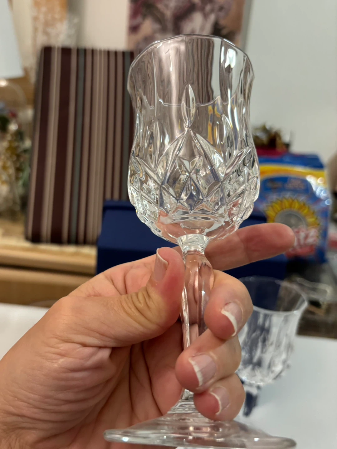 Set of 4 Crystal Wine Glasses - photo 3