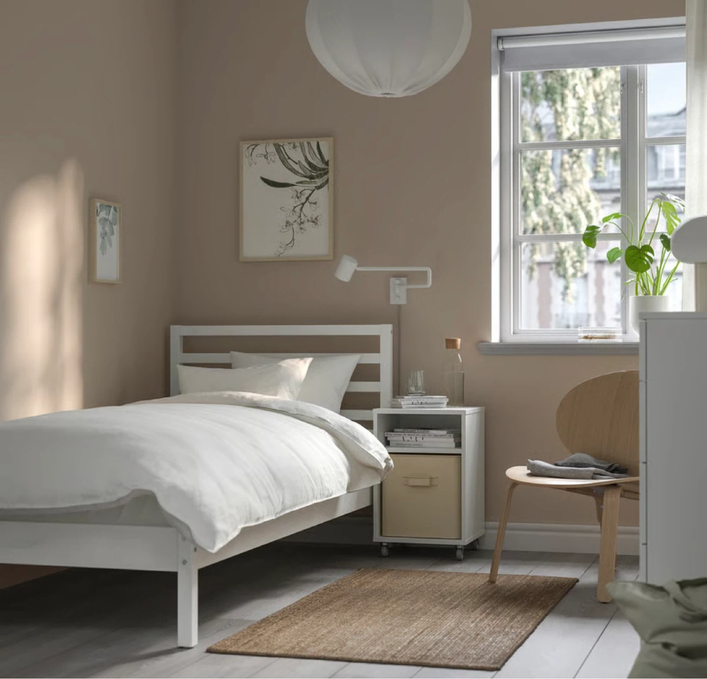 IKEA twin bed frame - photo 2