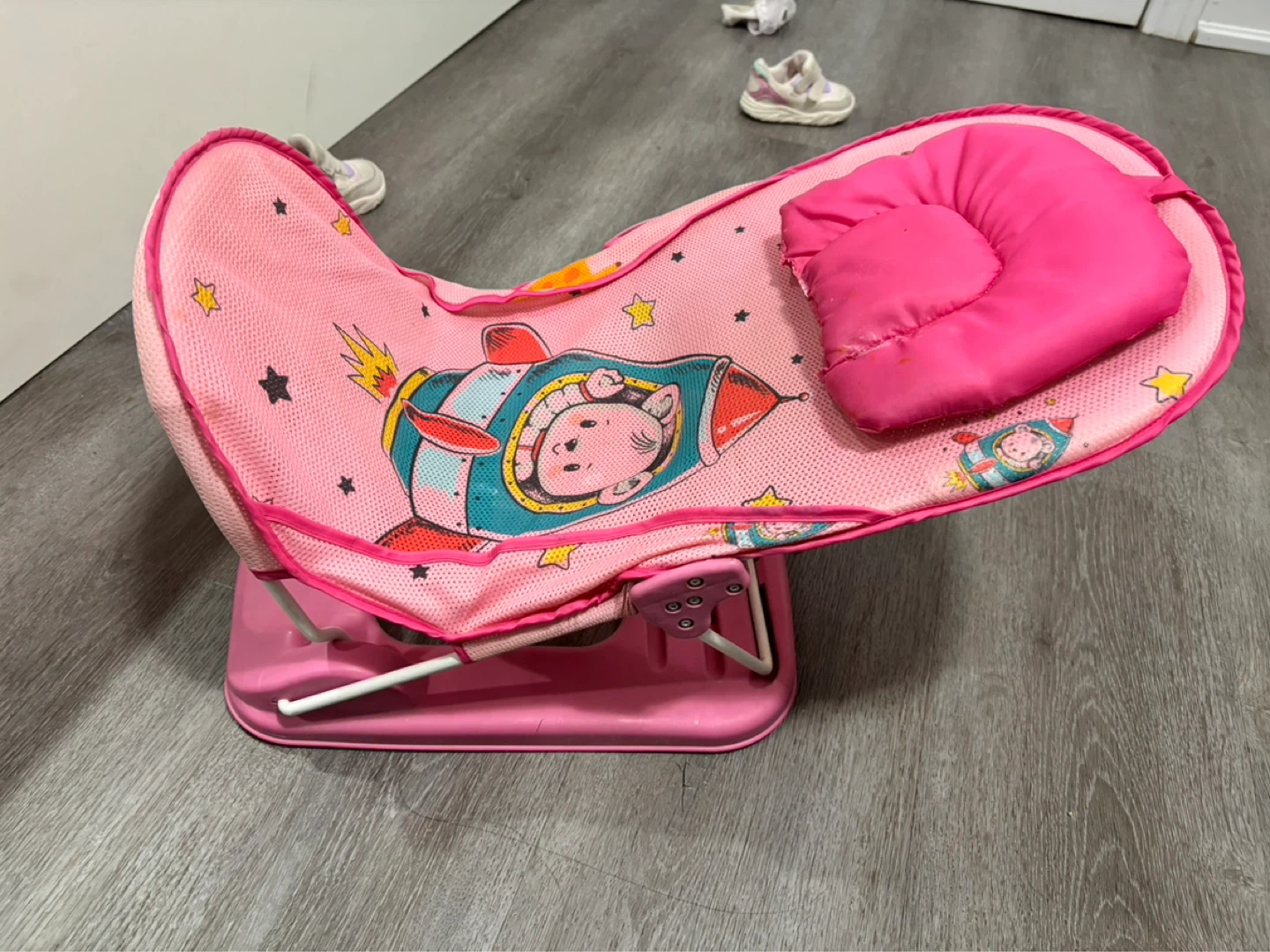Pink Baby Bather with Rocket Ship Design - photo 4