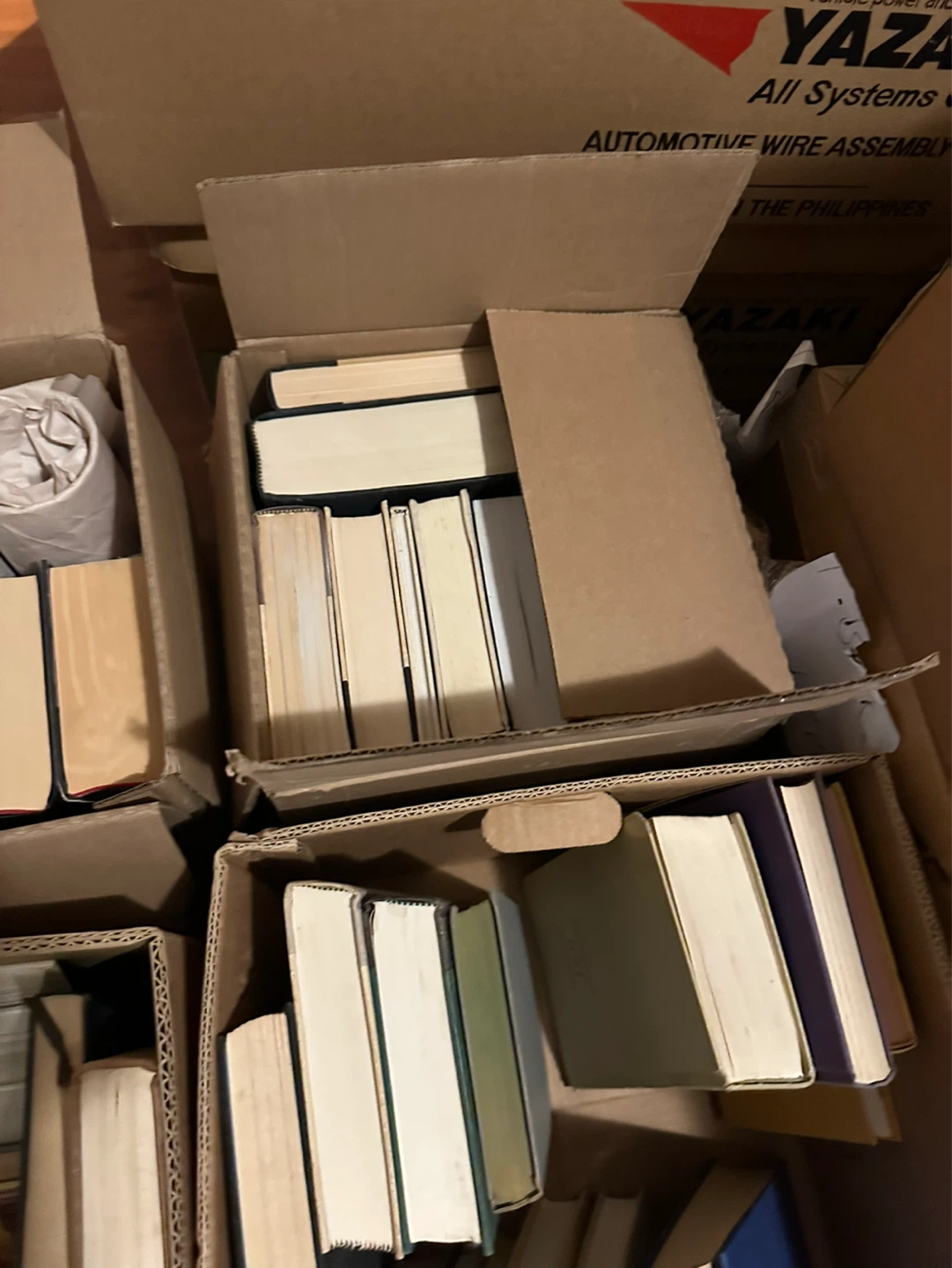 Box of assorted books - photo 3